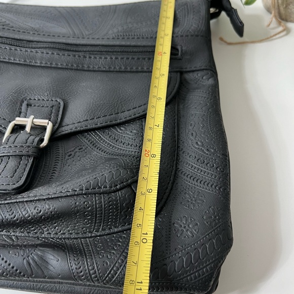 MultiSac Crossbody Bag Purse Black Textured Vinyl Medium Pockets Zipper Boho - Picture 2 of 13